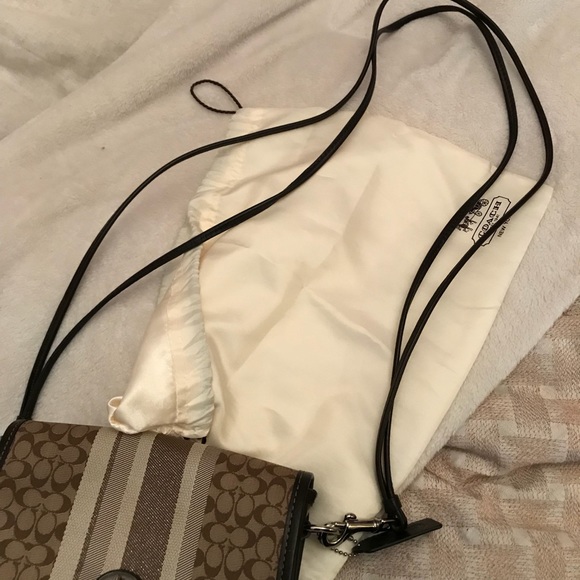 🤎authentic small coach shoulder cross body 🤎 - Picture 6 of 6